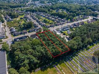 Ontdek deze uitstekende bouwgrond van 19a78ca gelegen in de rustige en groene omgeving van Houthalen-Helchteren. De perceelbreedte biedt...