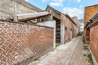 In het hart van Hamme bevindt zich dit handelspand met tal van mogelijkheden. Gelegen op wandelafstand van winkels, scholen en openbaar vervoer,...