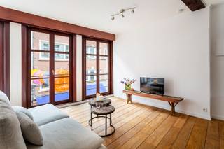 Gelegen in de Hoogstraat, één van de meest sfeervolle straten van Antwerpen, woon je hier midden in het historische stadscentrum met alles...