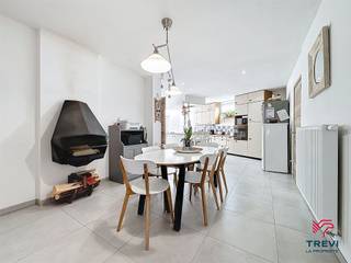 Maison rénovée éléments techniques récents et performants : * Située dans un environnement calme tout en étant proche de toutes les commodités...