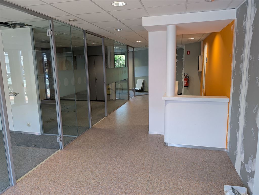 Praktijkruimte / kantoor op een bijzonder commerciële locatie in centrum 's-Gravenwezel - foto 5