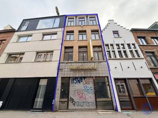<p><span>Project Information</span></p><p><span>Looking for your next new construction project? This is what you are looking for! Klapdorp 80 is a commercial house to be demolished with a plot area of 94m², consisting of 4 floors. The project has fantastic potential for apartments or student rooms, combined with studio's. </span></p><p><span> </span></p><p><span>Layout</span></p><ul><li><span>Basement approx 40m².</span></li><li><span>The ground floor is a commercial space of approx 100m²</span></li><li><span>The 1st, 2nd and roof floor form a dwelling of approx. 310m².</span></li></ul><p><span> </span></p><p><span>General information</span></p><ul><li><span>EPC: label F</span></li><li><span>Electrical inspection: not AREI compliant</span></li><li><span>Asbestos certificate: not asbestos safe</span></li></ul><p><span> </span></p><p><span>Building</span></p><ul><li><span>Commercial building to be demolished, consisting of a basement, ground floor and 3 floors.</span></li></ul><p><span> </span></p><p><span>Location</span></p><ul><li><span>Quiet, central location in Antwerp!</span></li><li><span>Supermarkets, schools and restaurants in the immediate vicinity.</span></li><li><span>Besides its proximity to roads leading to the ring road, Central Station is within walking distance.</span></li><li><span>MOBISCORE: 9,3/10!</span></li></ul><p><span> </span></p><p><span>*The information in this prospect is for information purposes only: prospective buyers must make their own business of obtaining, checking and interpreting this information.</span></p>