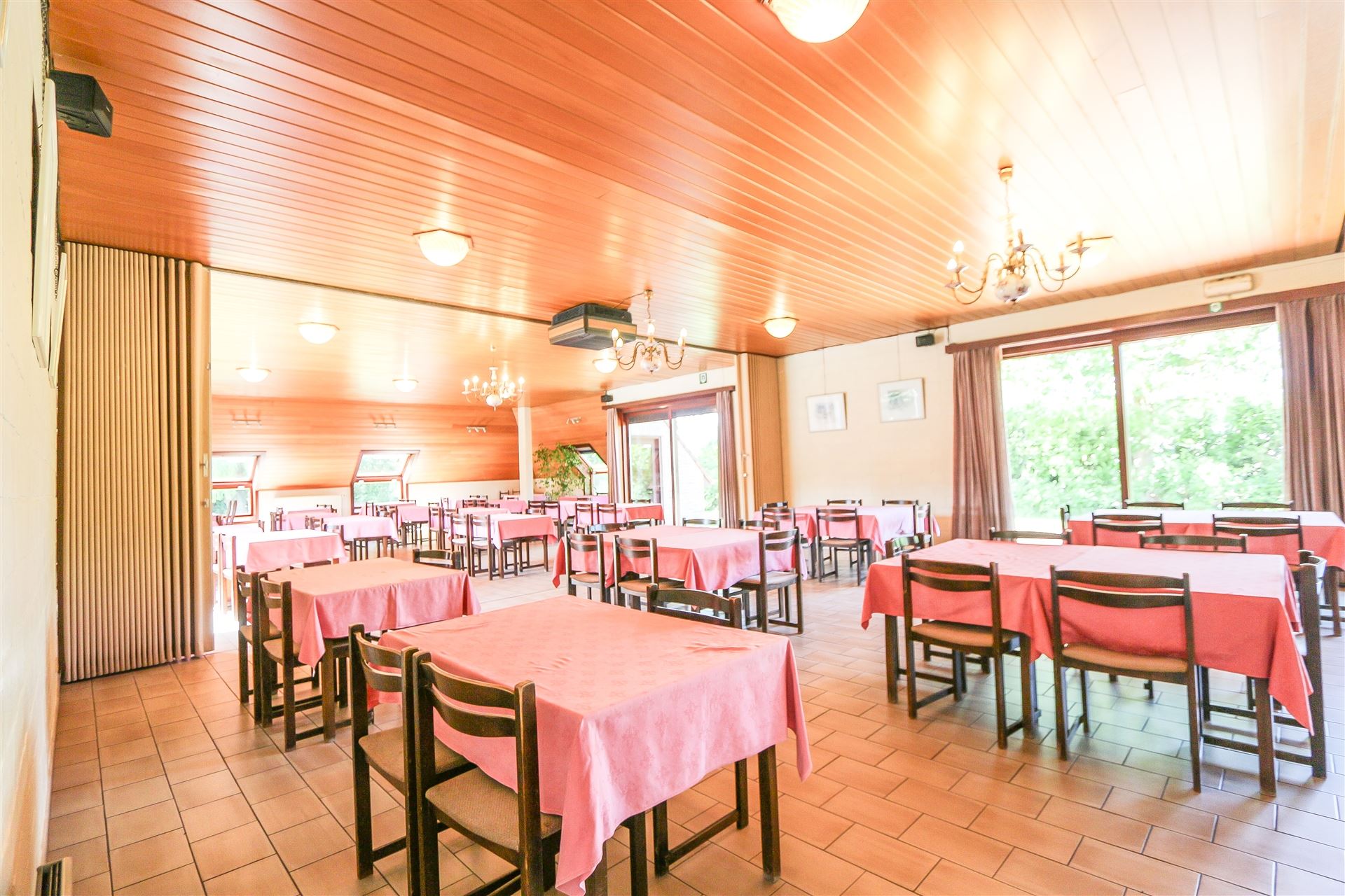 Klaar voor Succes: Feestzaal & Woningen in Ettelgem - foto 5