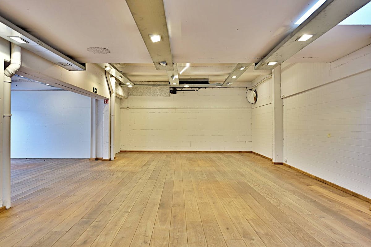 Commercial property with garages for sale in the center of Roeselare - photo 5