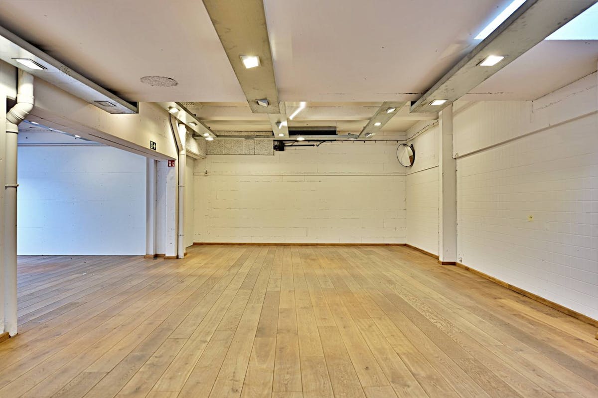 Handelspand met garages te koop in centrum Roeselare - foto 5