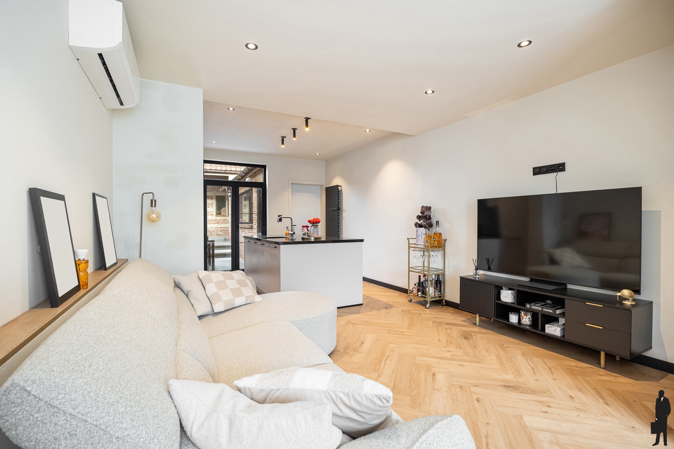 Instapklare en volledig gerenoveerde woning met garage  - foto 4