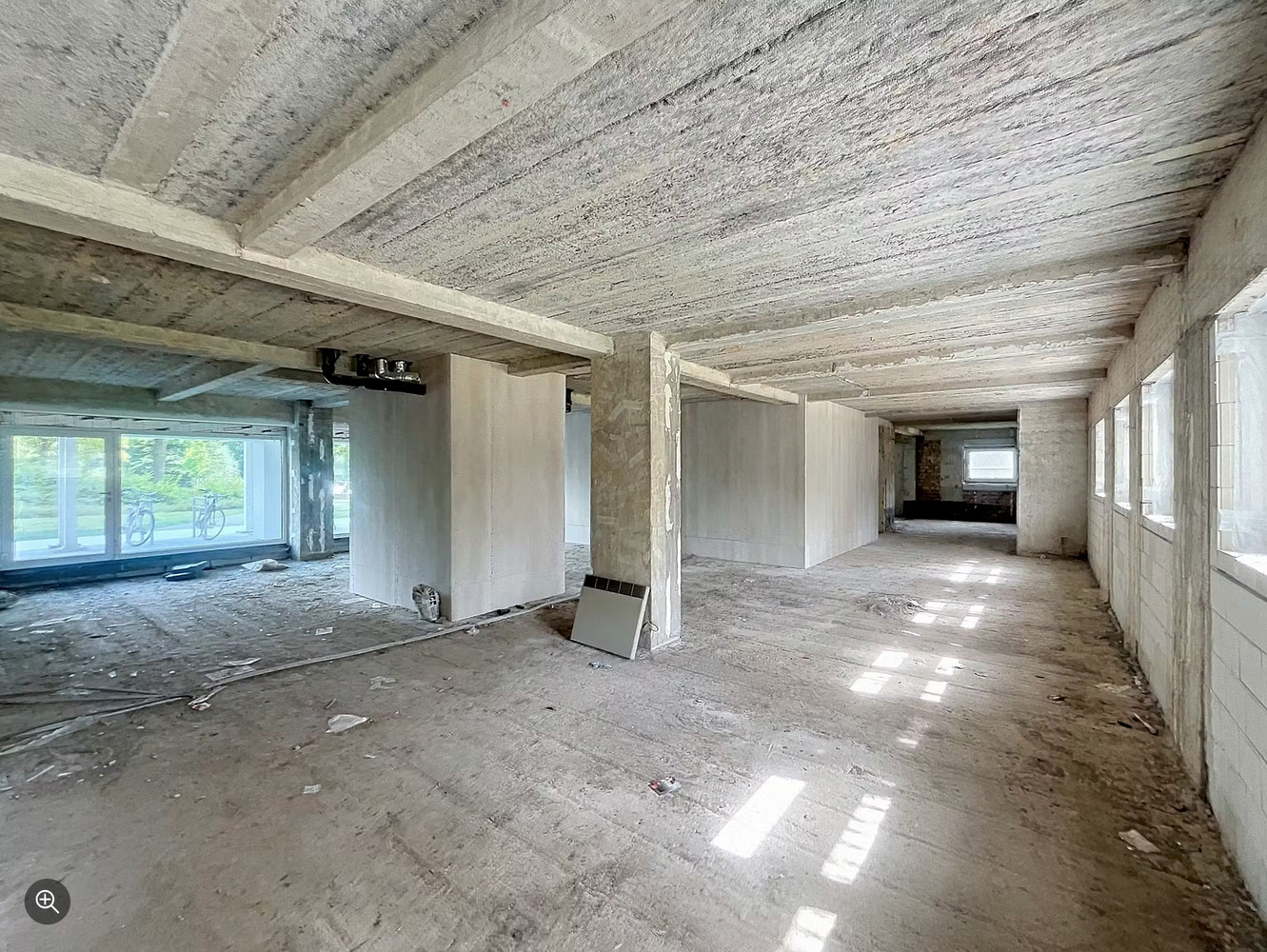 Casco ruimte (ca. 573 m²) in Kortrijk. Ideaal voor een supermarkt! - foto 4