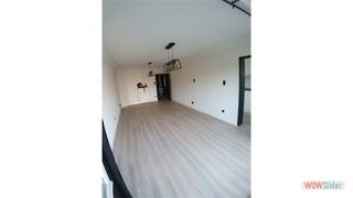 <p>Een mooi appartement op de tweede verdieping bestaande uit een ruime woonkamer, ingerichte keuken, 2 slaapkamers, badkamer, bergplaats, gezamenlijke berging.</p>