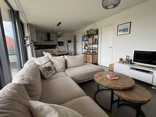 Op zoek naar een energiezuinig en recent appartement in Wondelgem? Dan is dit appartement exact wat u zoekt! Het appartement is gelegen in een...