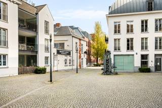 Op te frissen exclusief kantoor hoekpand te koop op een boogscheut van Kasteel de Warande te Turnhout Centrum. Totale oppervlakte 400m² verdeeld...