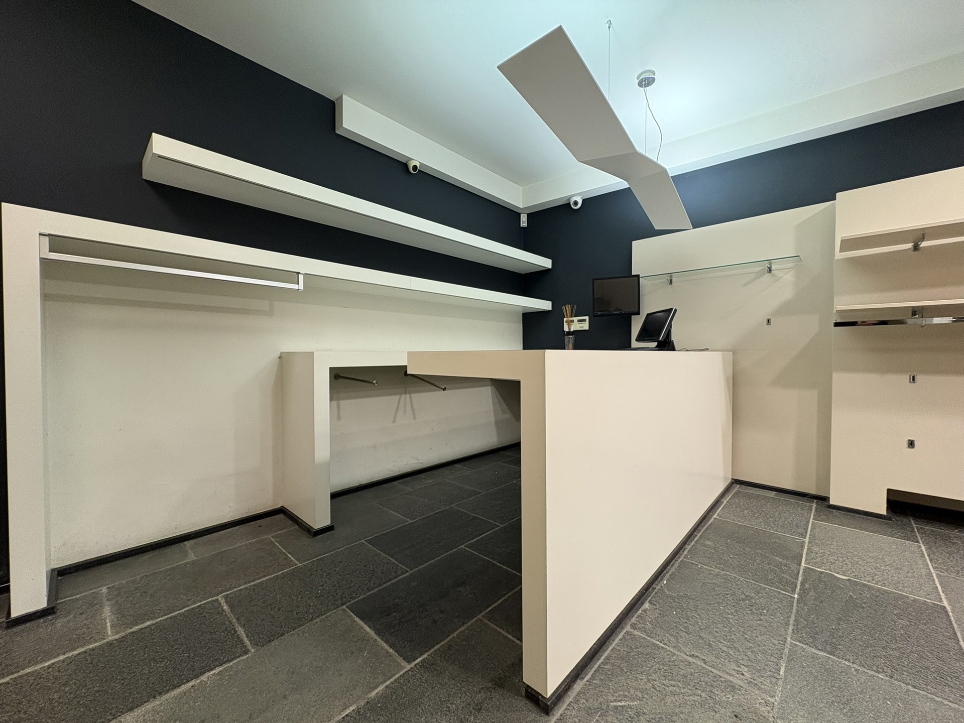 Commercial for rent in Deinze - photo 5