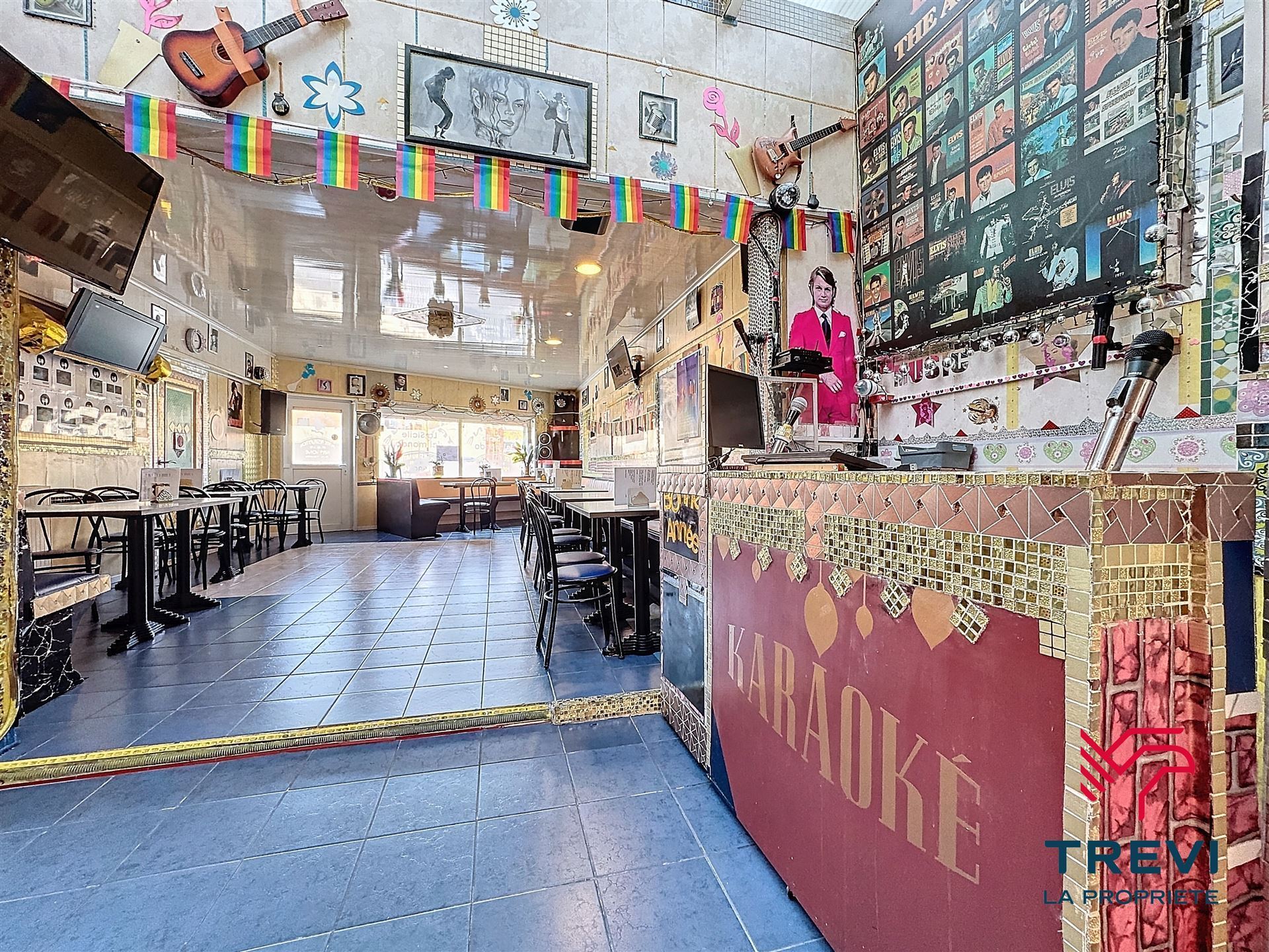 Commercieel te koop in Gilly met 6 slaapkamers - foto 5