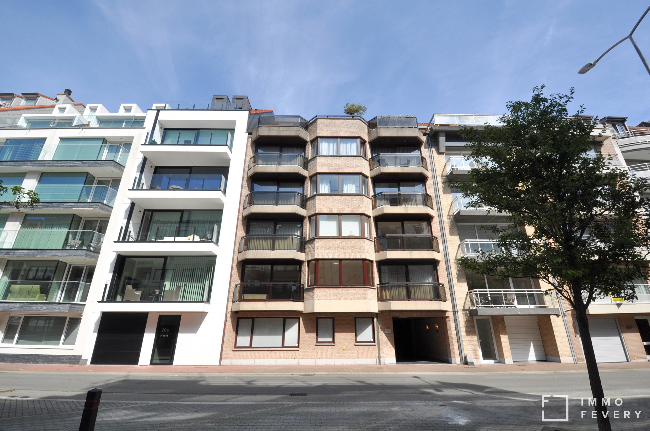 Garage for rent in Knokke-Heist - photo 1