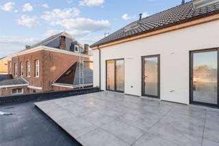 Nieuwbouw duplex appartement (140m²) met 3 slaapkamers + dressing en ruim terras te Balen. Verkoop onder 2% registratie!  Belangrijkste troeven:-...