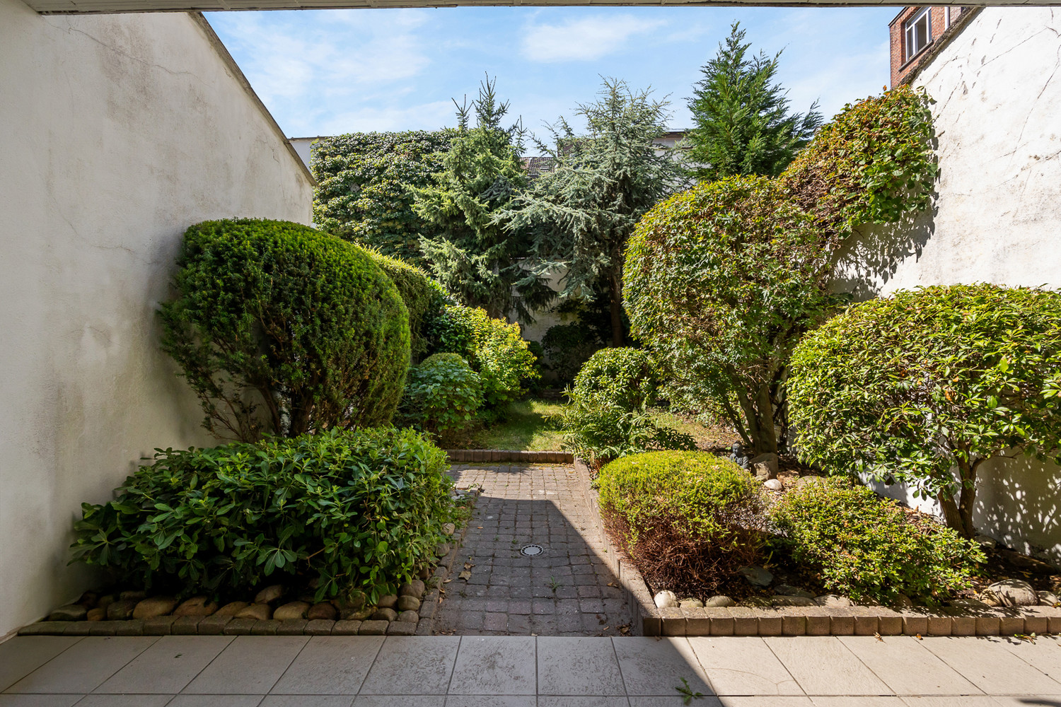 MATCHED: kevin@wellimmo.net voor meer info! Een oase van rust in hartje Antwerpen: Ruime stadswoning met prachtige tuin, garage én praktijkmogelijkheid - photo 3