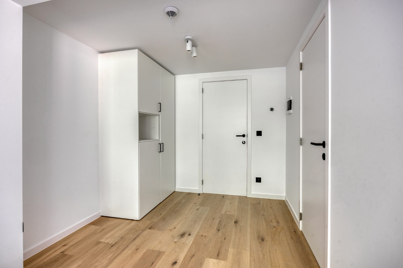 Volledig gerenoveerde studentenkamer in residentie met 15 studentenkamers en een 1slaapkamer appartement in hartje Leuven - EPC label A! - foto 4