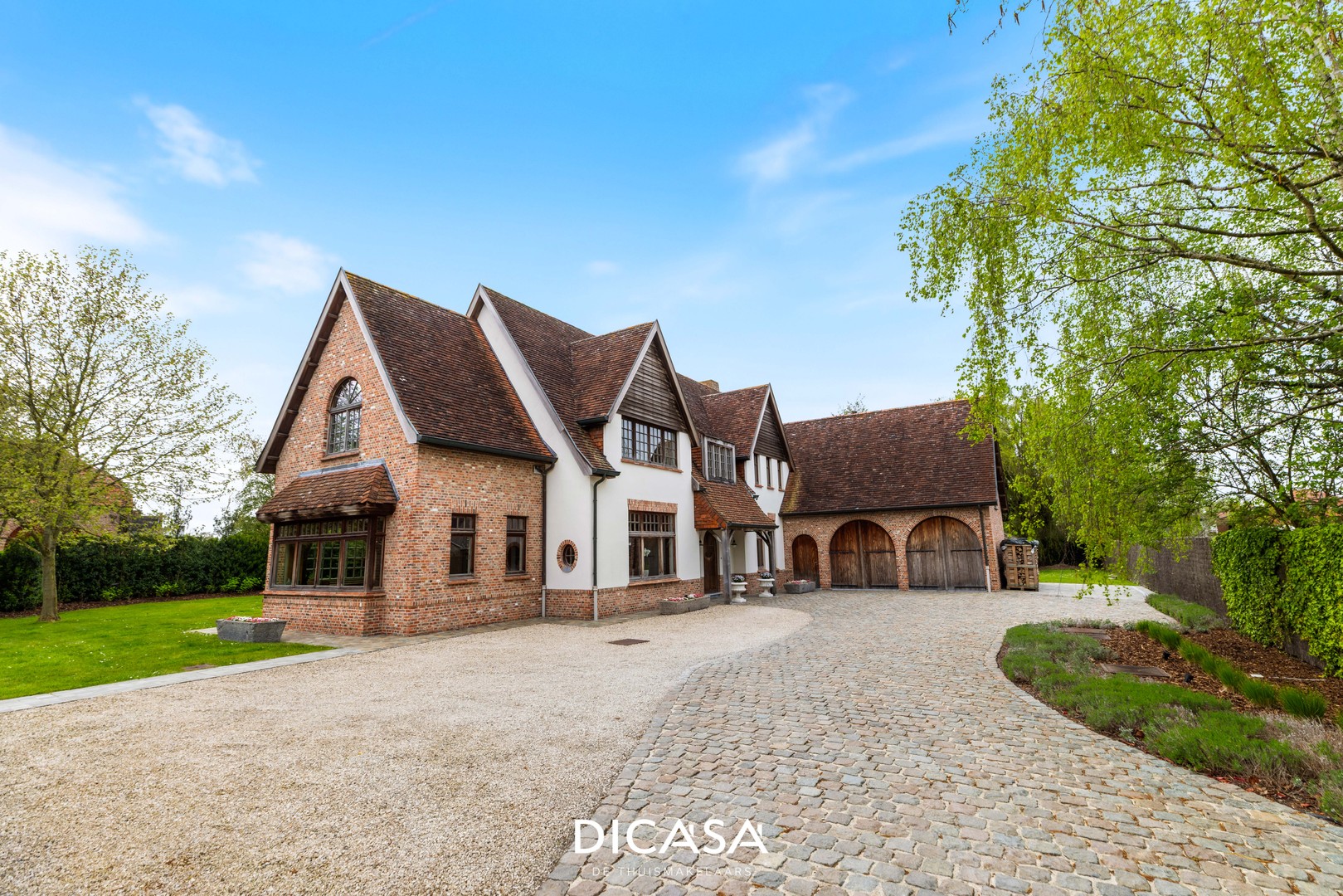 Exclusieve villa met tijdloze architectuur en een hoogwaardige afwerking - foto 1