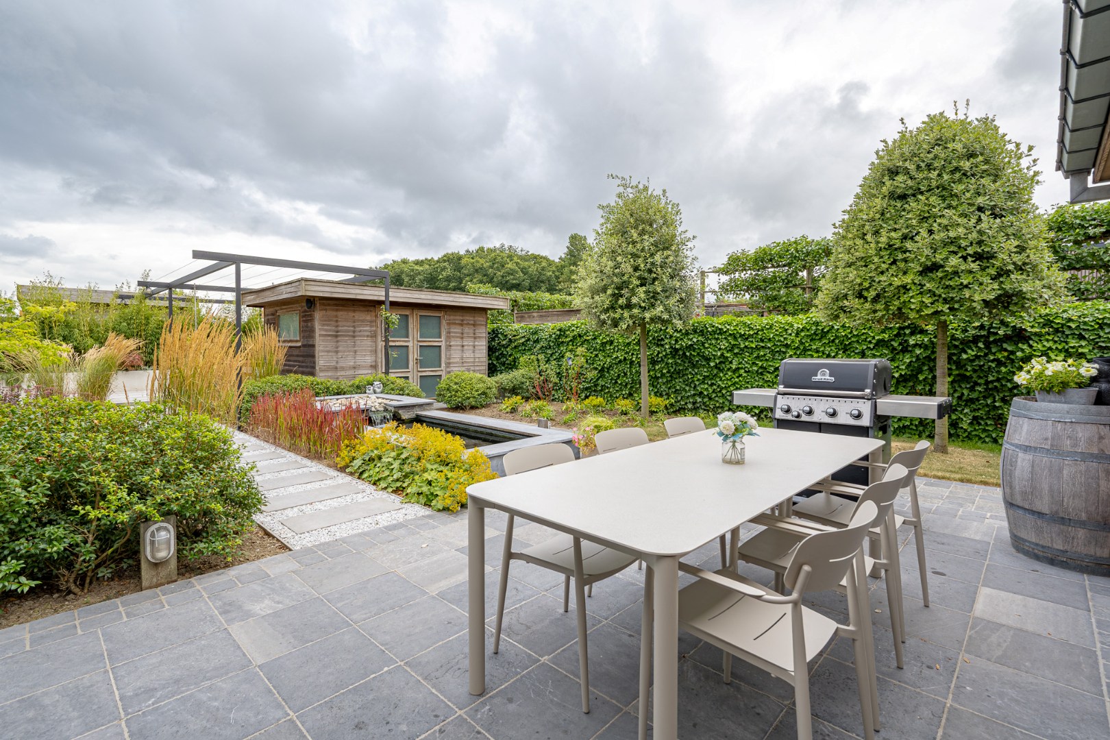 Ready-to-move-in semi-detached house with 3 bedrooms, garage, and sun-oriented garden in Zonnebeke. - photo 5