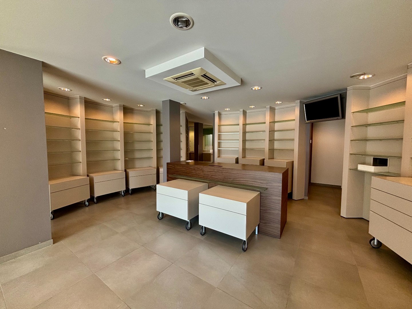 Uniek polyvalent pand in het centrum van Langemark. - foto 5