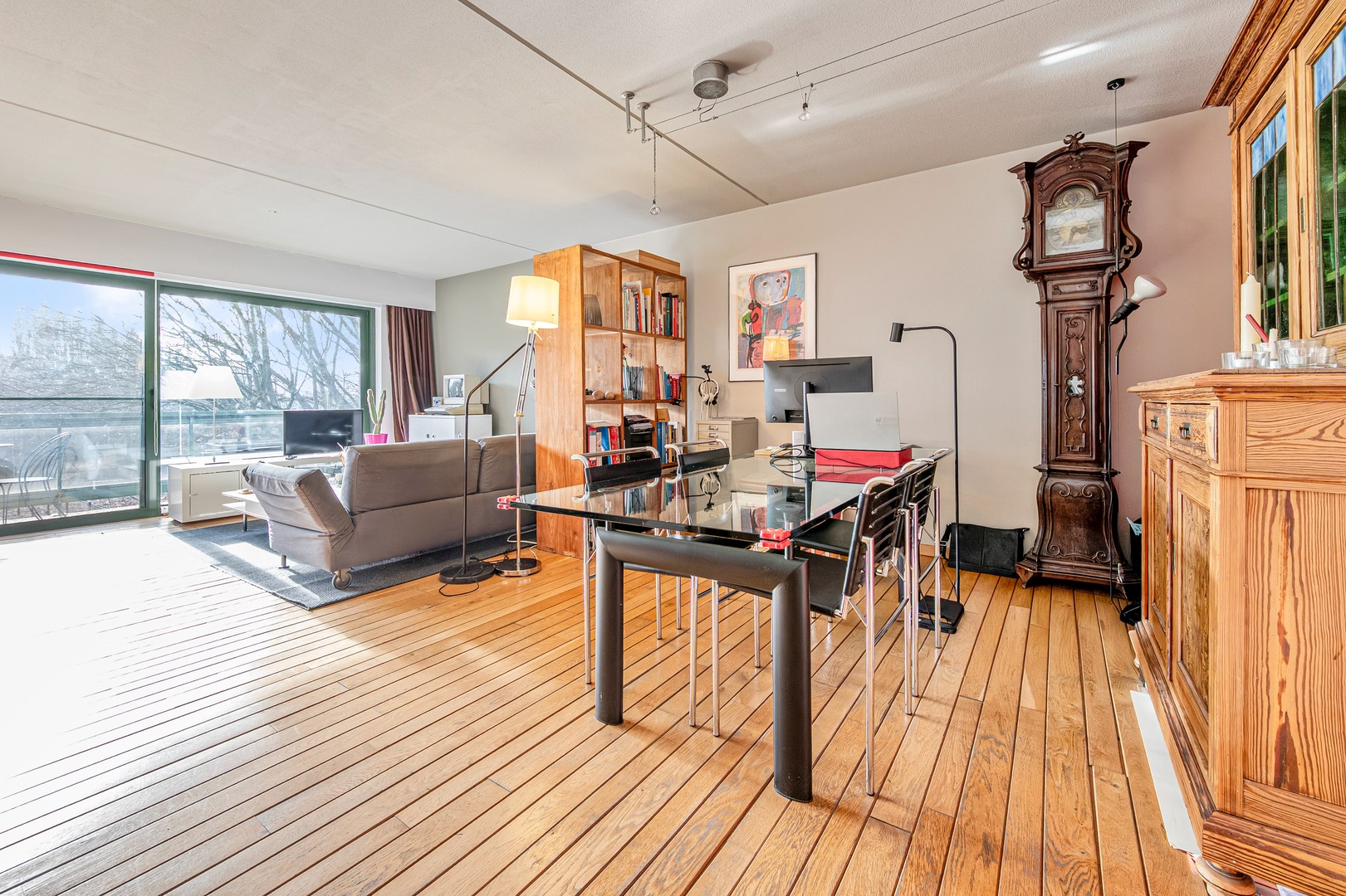 Rustig en lichtrijk appartement met zuidgericht terras en groen zicht op Linkeroever - foto 2