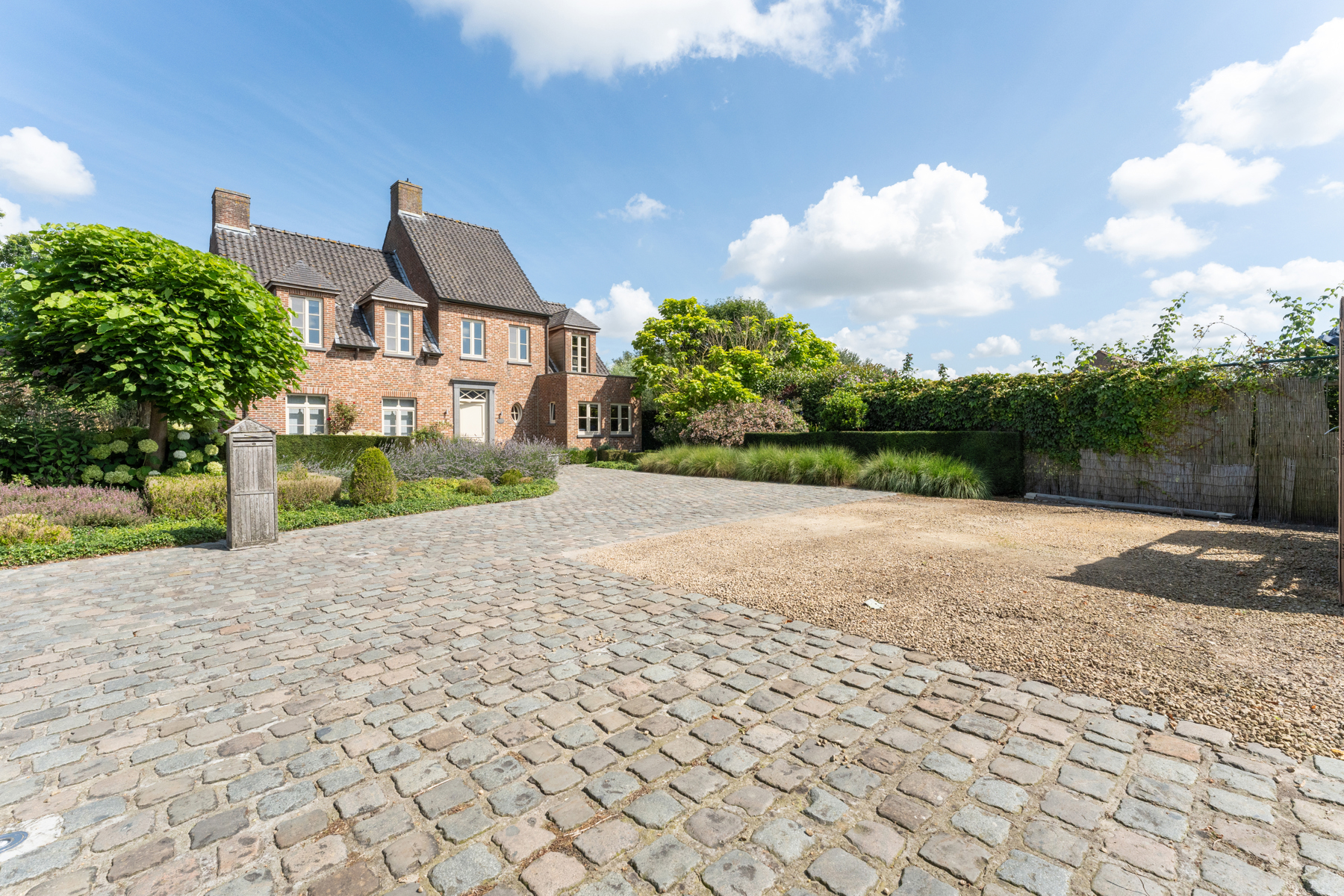 Energiezuinige villa op 1886m² in rustige omgeving - foto 1