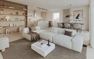 Dit compacte gelijkvloers appartement is ideaal als starterswoning, investering of voor wie comfortabel en gelijkvloers wil wonen. Residentie Cori ligt centraal in een nieuwe groene woonwijk in Evergem, dichtbij Gent.<br /><br />Het appartement heeft een bewoonbare oppervlakte van 90 m² en is ingedeeld met een open leefruimte en keuken, 1 ruime slaapkamer, badkamer, toilet en praktische berging. Het terras van 17 m² maakt het plaatje compleet.<br /><br />Je woont hier zorgeloos en energiezuinig dankzij een warmtepomp, vloerverwarming, zonnepanelen en ventilatiesysteem met warmterecuperatie.<br /><br />De sleutel-op-de-deur afwerking laat je toe om alles naar jouw smaak in te richten. Je beschikt bovendien over een ondergrondse garage en private berging.
