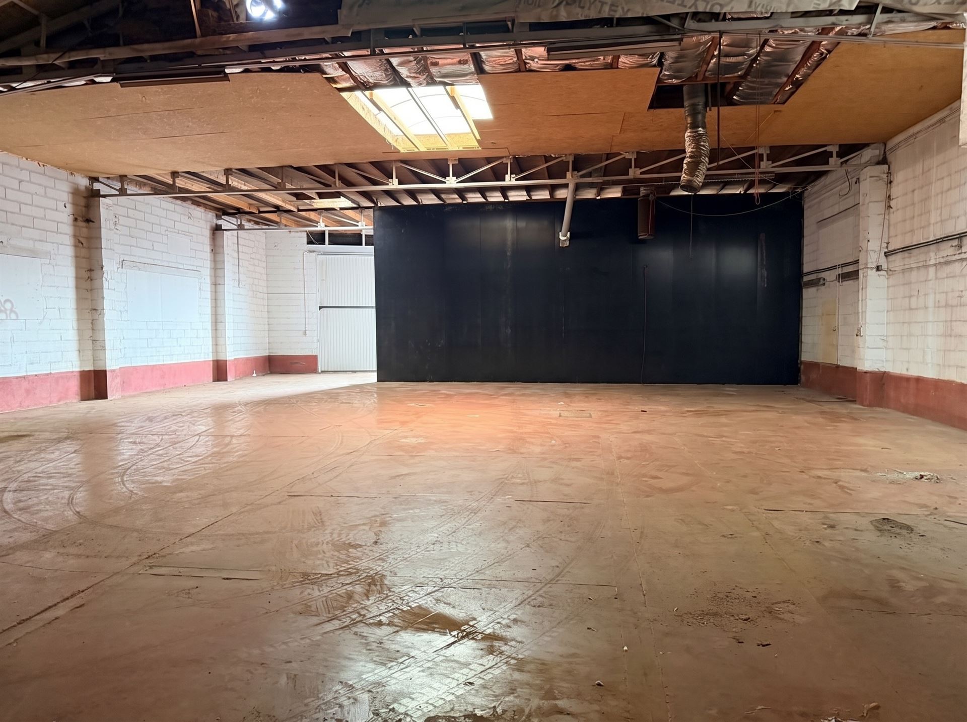Commercial à louer à Maasmechelen - photo 4