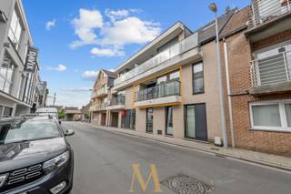 Dit recent en instapklaar appartement (EPC A) ligt op wandelafstand van het station van Waregem en vlak bij het bruisende stadscentrum,...