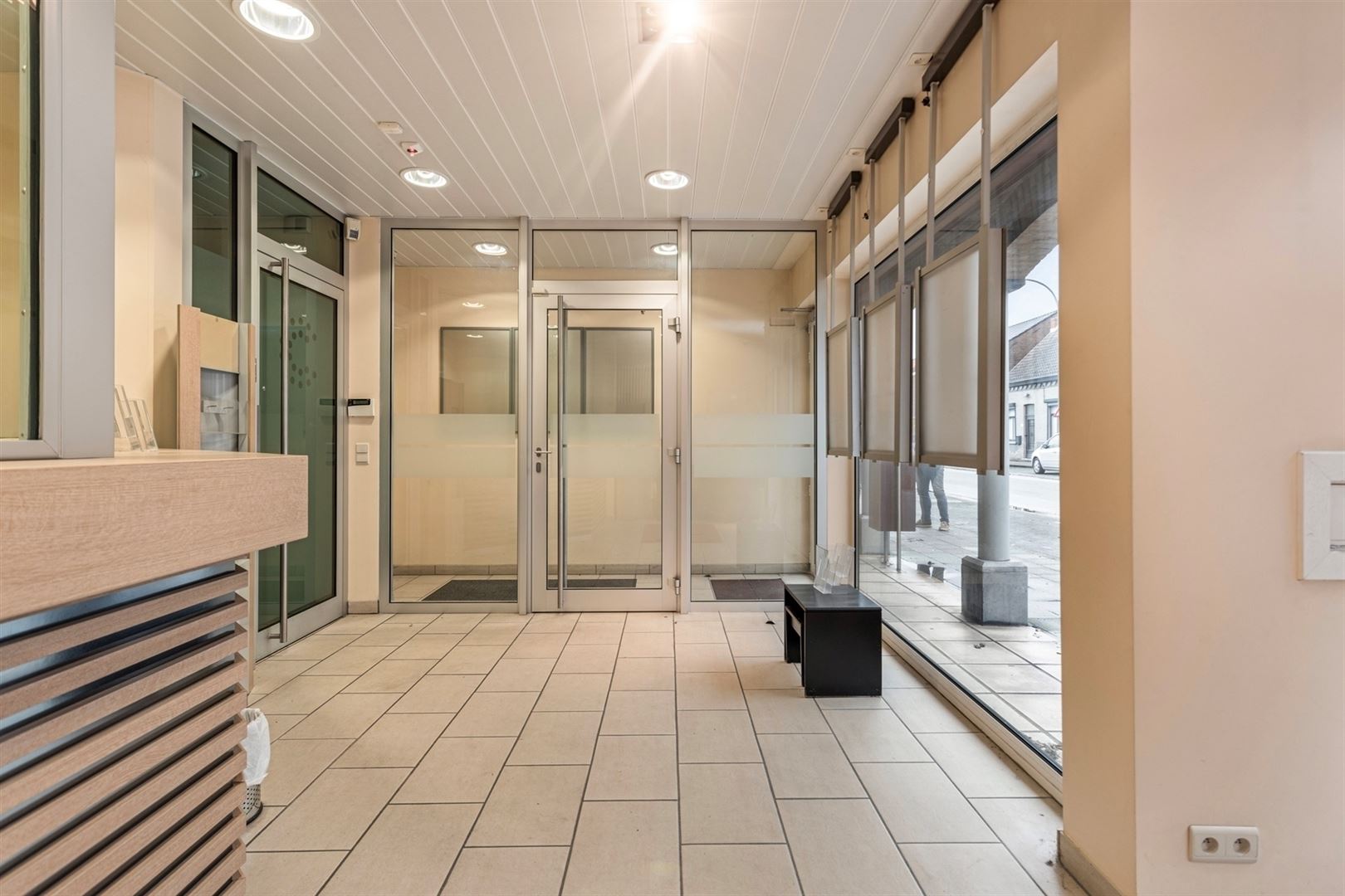 Goed gelegen handelszaak/ kantoorruimte met een oppervlakte van 103m² - foto 1
