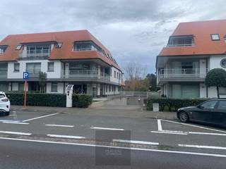Large garage box with automatic door located on level -1 of the Vivaldi residence, centrally located on Elisalaan in Nieuwpoort-Bad...
