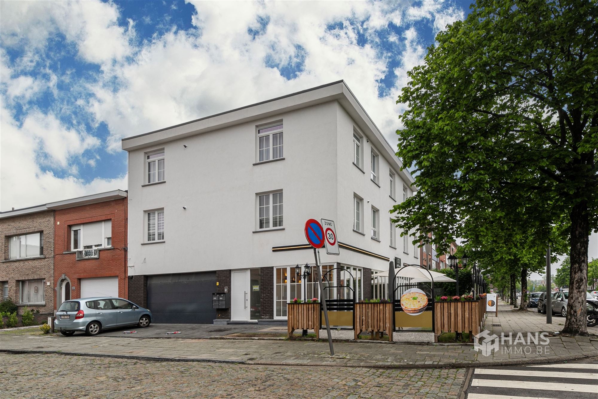 Opbrengsteigendom (322 m²) bestaande uit handelsgelijkvloers en 2 appartementen in Wilrijk - foto 2