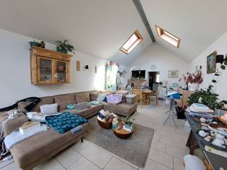 Vernieuwde 4-slaapkamerwoning met ruim TERRAS en BORDERTUINTJE op een uitstekende ligging in Kristus-Koning, een residentiele woonwijk vlakbij...