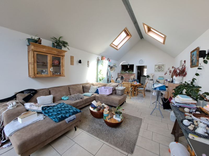 Vernieuwde 4-slaapkamerwoning met ruim TERRAS te huur in Brugge - foto 2