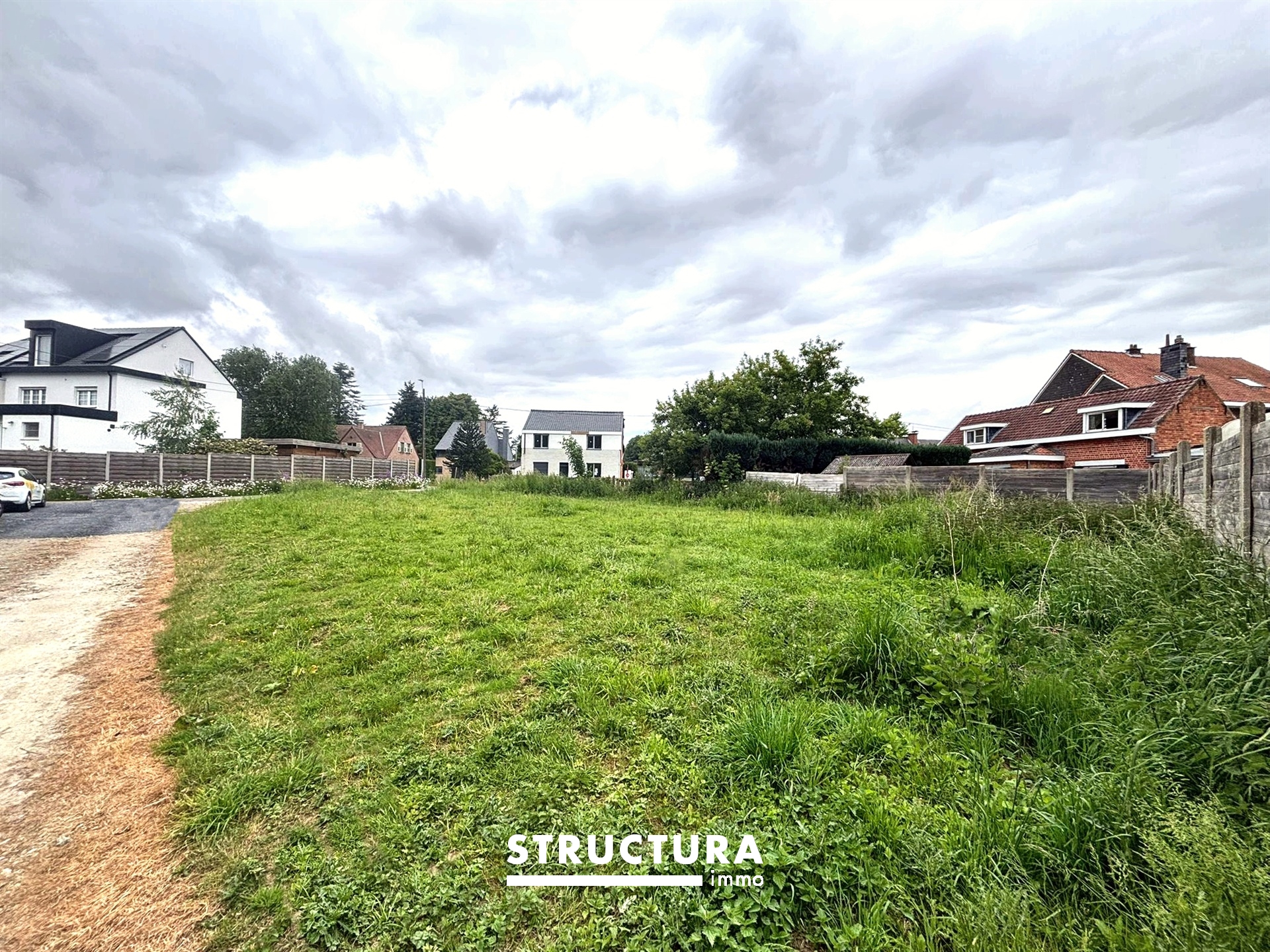 Bouwgrond voor halfopen bebouwing op absolute voorkeursligging te Mollem! - foto 1