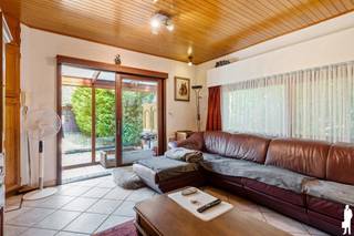 <p><strong><span>Uniek perceel van 1.538 m² met directe toegang tot de heide</span></strong></p>
<p><span>Droom je van rust, natuur en privacy? Dan is dit uitzonderlijke perceel van maar liefst </span><strong><span>1.538 m²</span></strong><span> precies wat je zoekt. Gelegen in een groene en rustige omgeving, biedt dit terrein een </span><strong><span>rechtstreekse ingang tot de heide</span></strong><span>, ideaal voor natuurliefhebbers, wandelaars en wie houdt van een open, ongerepte omgeving.</span></p>
<p><span>Op het perceel bevindt zich een </span><strong><span>klein, charmant oud huisje</span></strong><span>, dat mogelijkheden biedt voor renovatie of een totaal nieuw project (onder voorbehoud van de geldende stedenbouwkundige voorschriften). </span></p>
<p>Het perceel is gelegen in woongebied en in RUP Woonbos.<br /><br /><span>De troeven op een rij:<br /></span> -<strong>Ruim perceel van 1.538 m²<br /></strong>-<strong>Directe toegang tot de heide<br /></strong>-Rustige en groene ligging met veel privacy</p>
<p><span>Een zeldzame opportuniteit voor wie wil wonen of investeren op een toplocatie in het groen. Vraag de voorschriften op bij ons kantoor.</span></p>