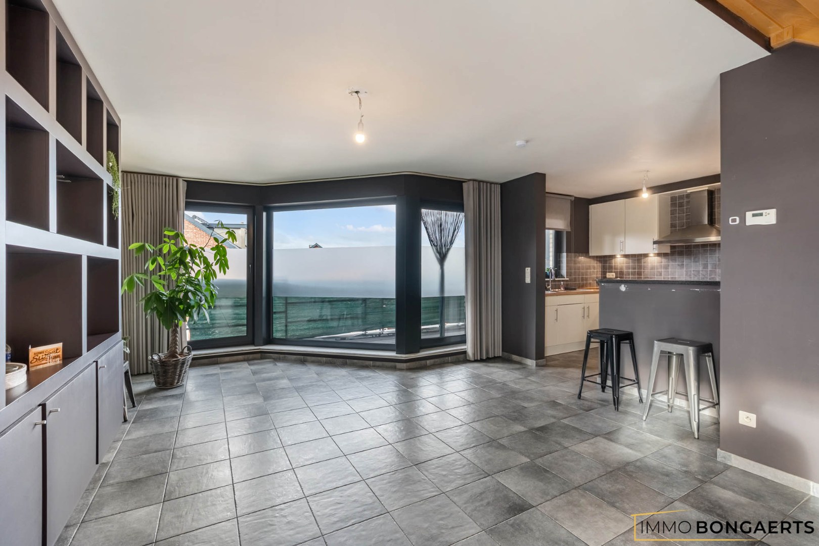 Ruim duplexappartement met 4 slaapkamers - foto 3