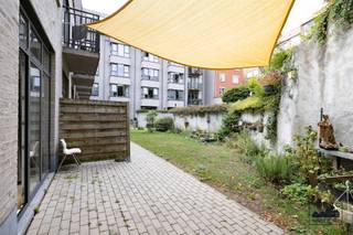 Bent u op zoek naar een interessante investering? Dan is deze service flat te Oudergem zeker iets voor u.De service flat bevindt zich centraal op...