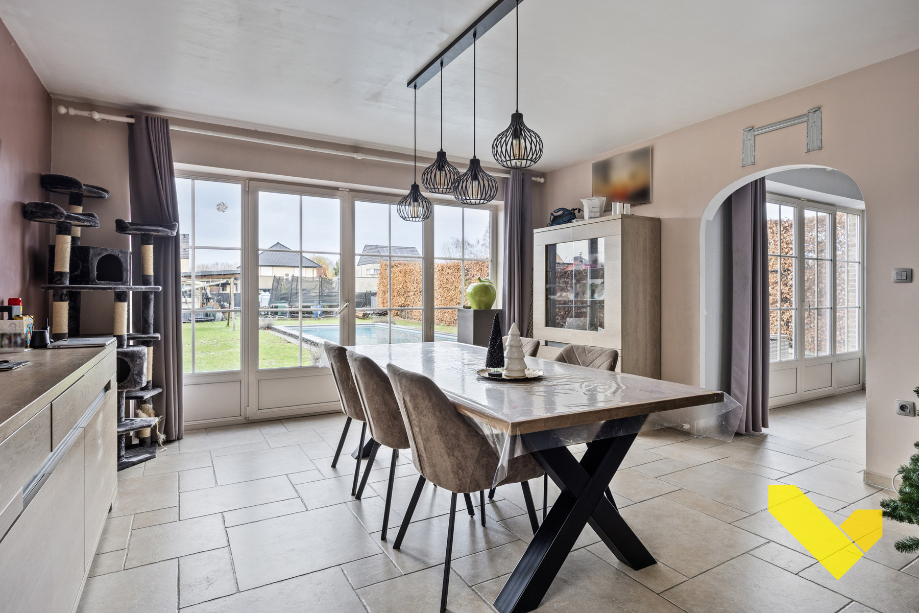 Prachtige gezinswoning met zonnepanelen en zwembad! - foto 3