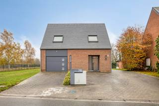 Gezinswoning op een perceel van 11a 50ca te koop in Groot-Vorst, LaakdalOp de Veldstraat, nabij het centrum van Groot-Vorst (Laakdal), vinden we deze...