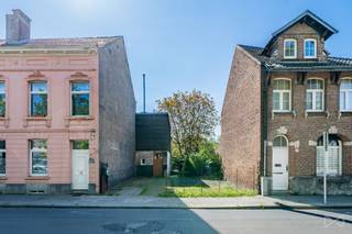 We Invest a le plaisir de vous présenter ce beau terrain à bâtir idéalement situé à Waterloo, à deux pas de la gare et des commerces, dans...