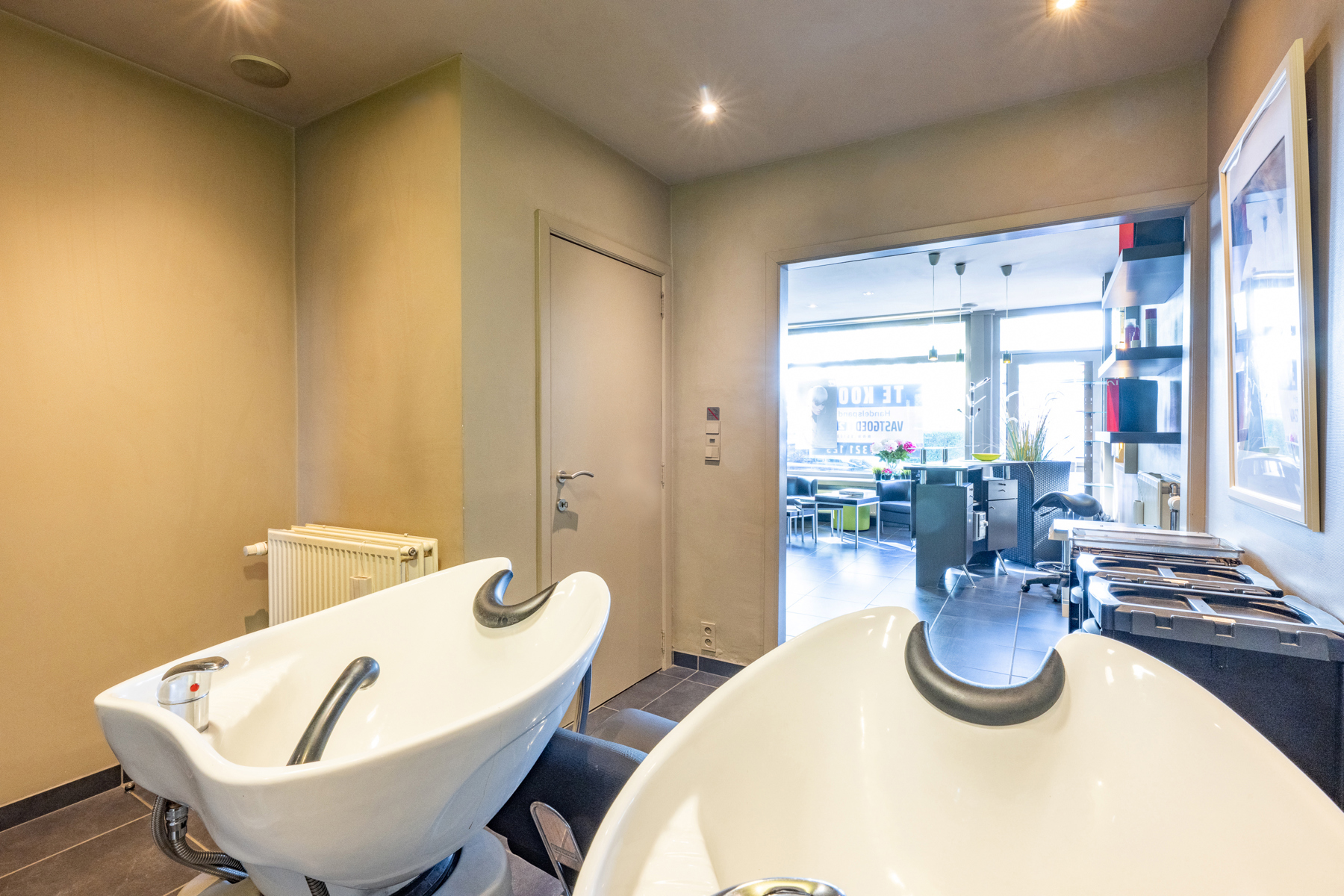 HANDELSZAAK  MET UITSTEKENDE LIGGING - foto 3