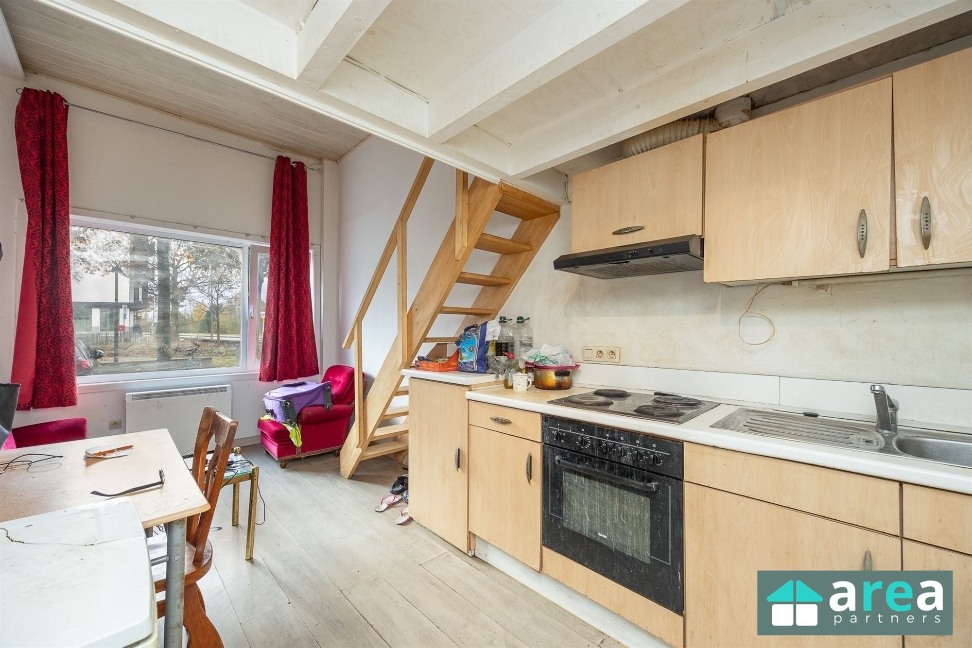 Woning onderverdeeld in 4 studio's met toprendement! - foto 4