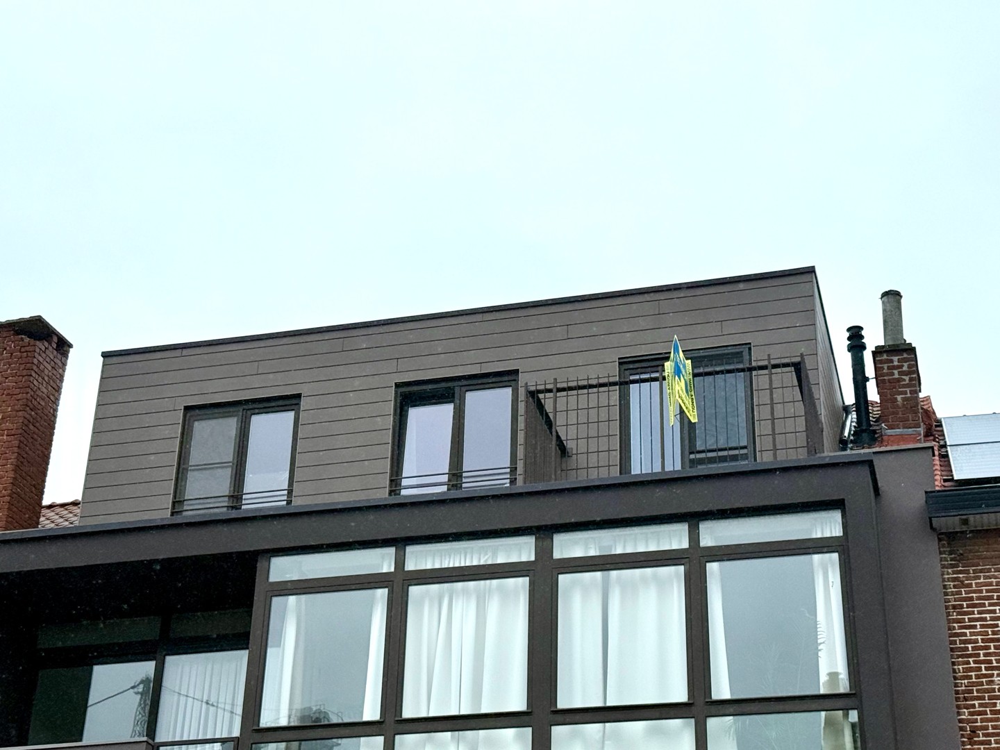 Superleuk bemeubeld dakappartement met penthousegevoel, pal in het centrum van Deinze. - foto 2