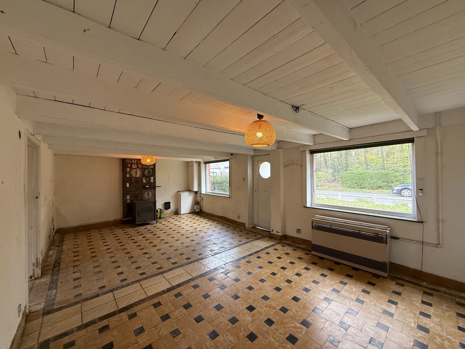 Te renoveren woning met 3 slaapkamers, garage en tuin - foto 4