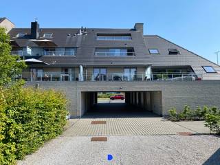 Tof appartement met leuke indeling op de 3°verdieping van 'Residentie Rumbeke Statie' met 2 slaapkamers en 2 zeer mooie terrassen!INDELING:Inkom met...