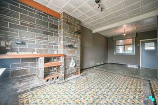 Uiterst rustig gelegen te renoveren woning op een ruim perceel van 1.767 m² in Oostrozebeke. Ontsnap aan de drukte en geniet van de rust in...