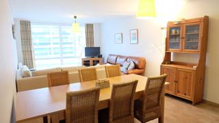 Op een uitstekende locatie in Knokke-Heist, op wandelafstand van zowel de zee als diverse winkels, bevindt zich dit prachtig gemeubeld...