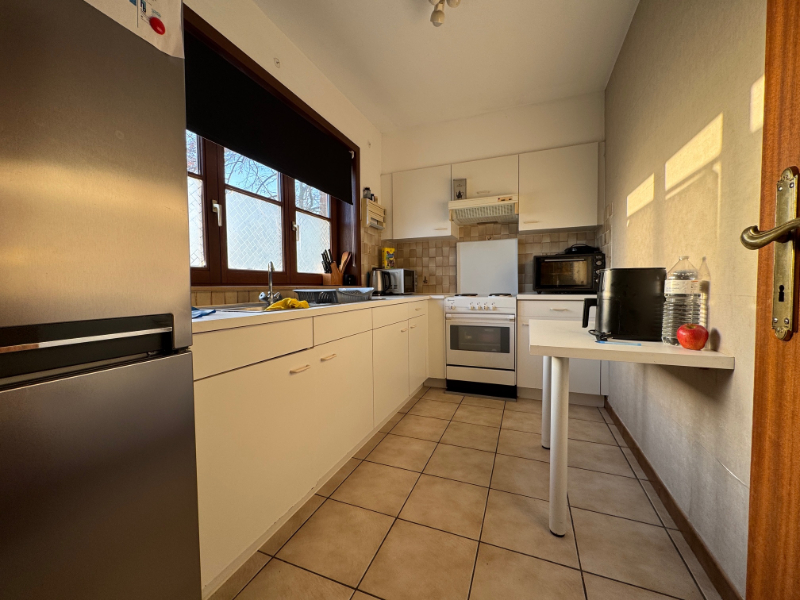 Heel gezellig, lichtrijk, ruim (90 m²) EN goed geïsoleerd appartement met 2 slaapkamers en 2 terrassen. - photo 5