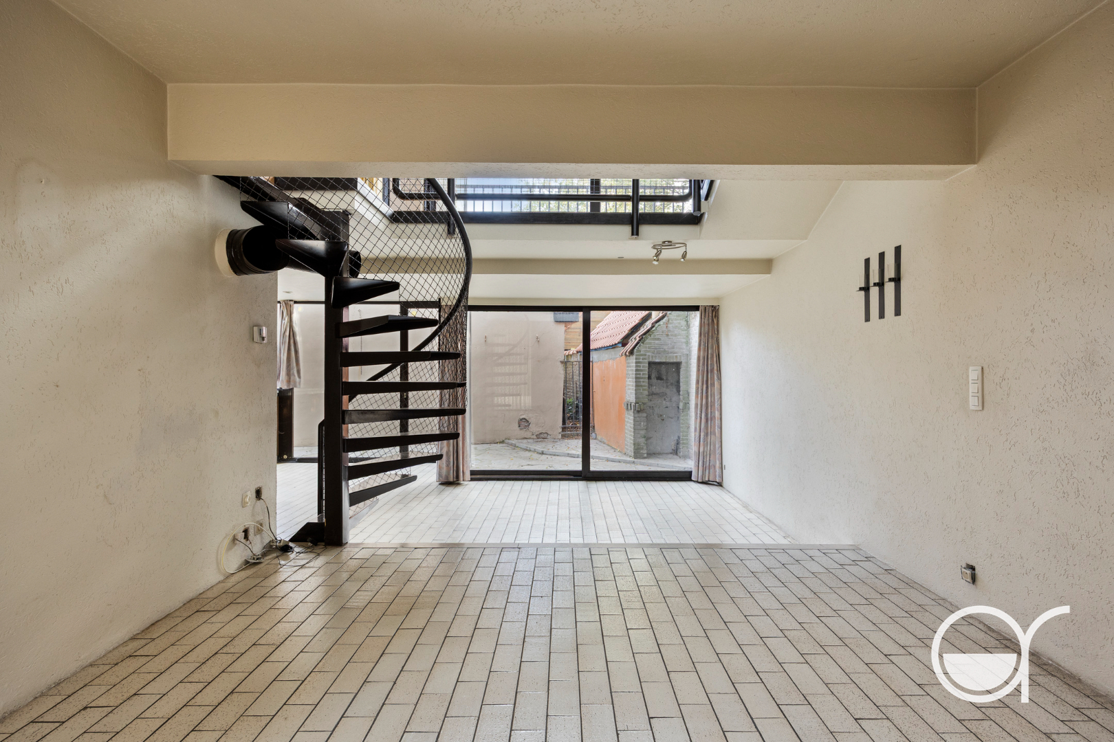 Te renoveren architectenwoning met karakter, koertje en dakterras in Bottelare - foto 4