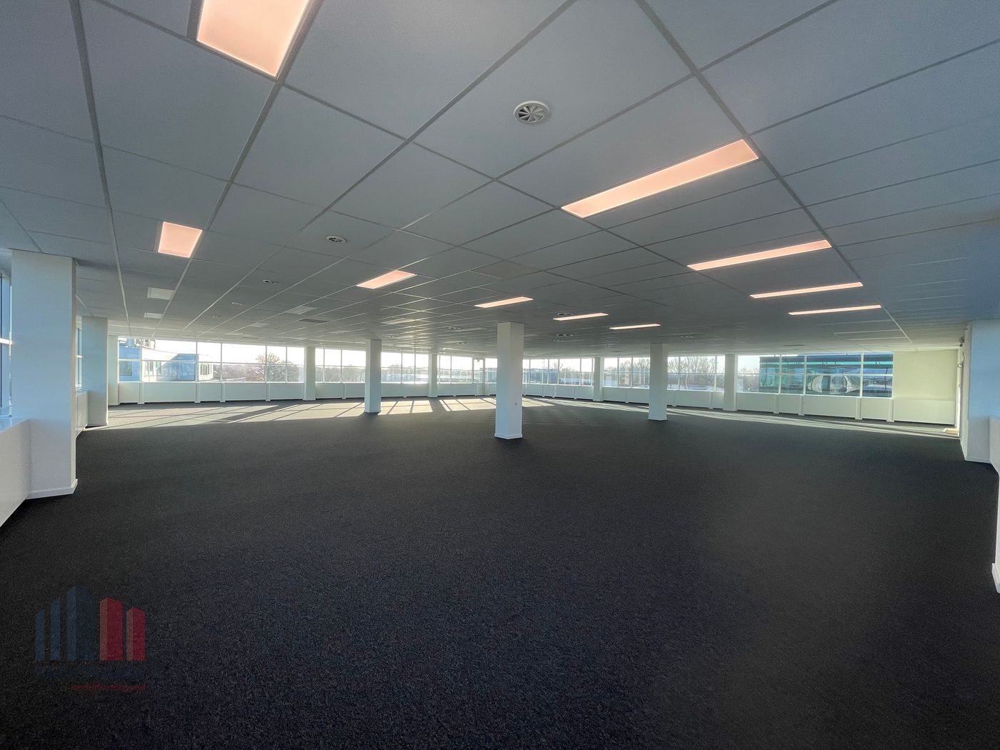 Bureau de 615 m² à louer, situé à proximité de la Woluwelaan (R22) dans le parc d'affaires Everest. - photo 5
